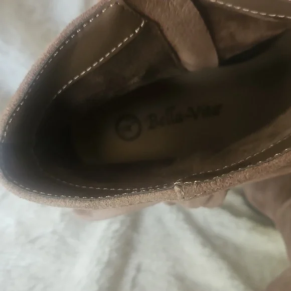 NOWT Bella Vita Tan Suede Ankle Booties - Picture 6 of 8